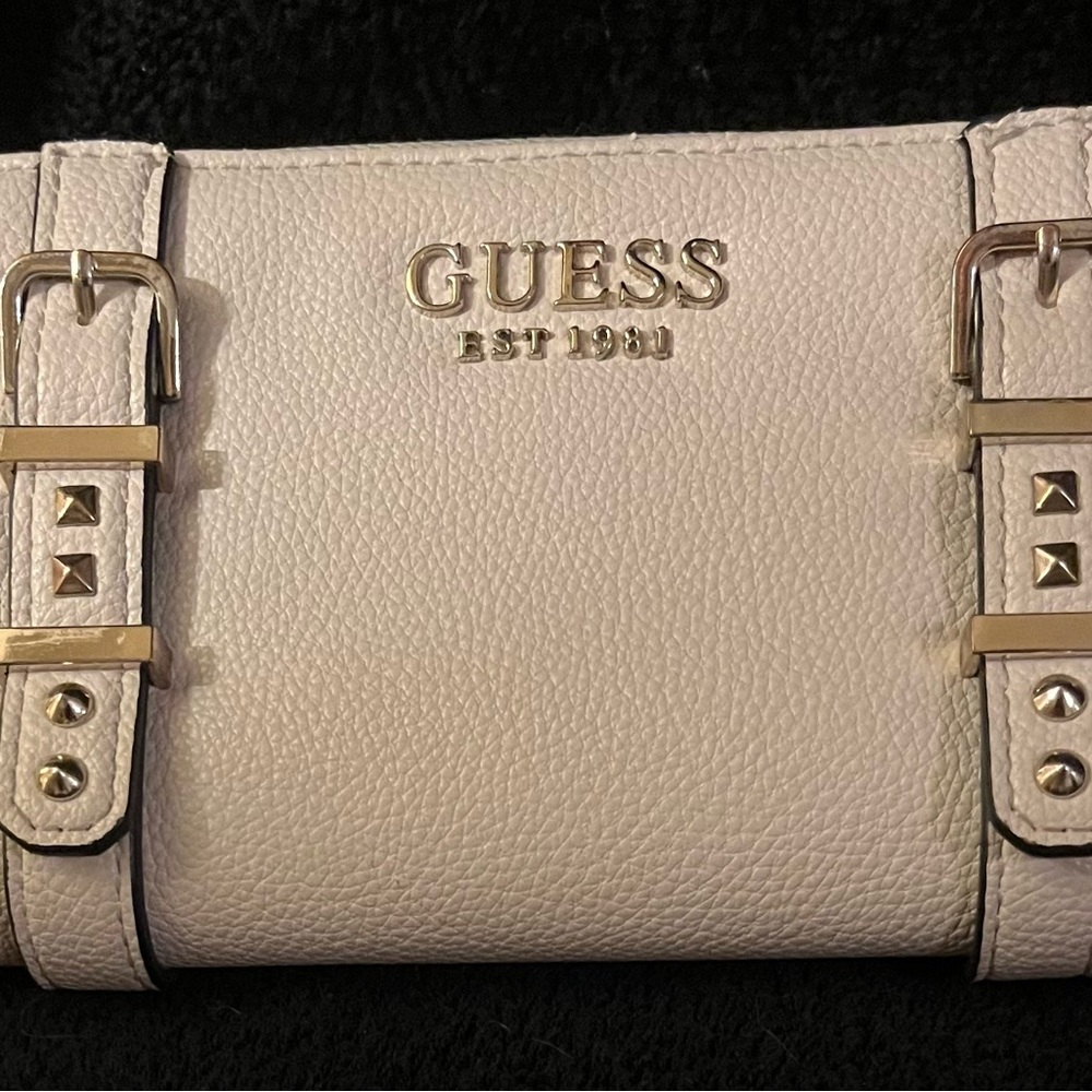 Guess White and Gold Wallet with Sophisticated Design